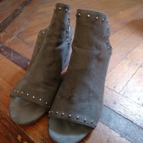 🔥5/$20 CIRCUS FAUX SUEDE CHUNKY HEEL - Picture 1 of 5